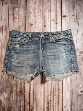 VIGOSS Women’s Distressed Denim Shorts. Size 9. Excellent Condition!
